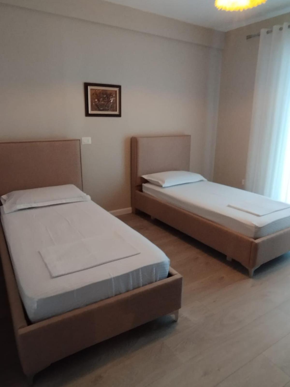 Leatis Apartment Драч Екстериор снимка