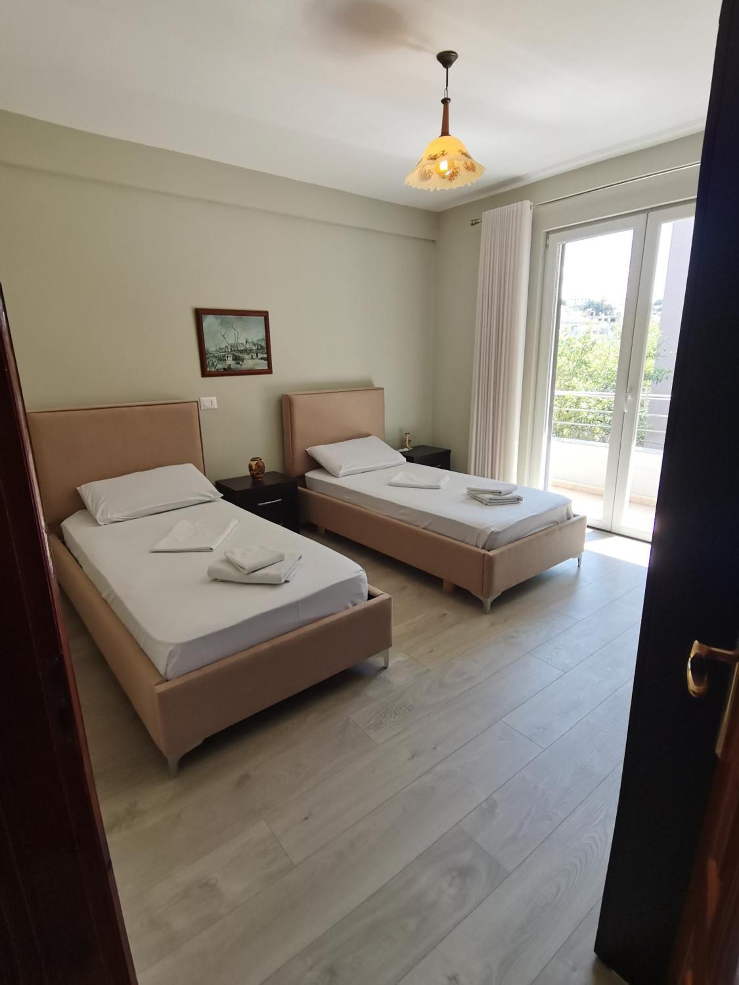 Leatis Apartment Драч Екстериор снимка